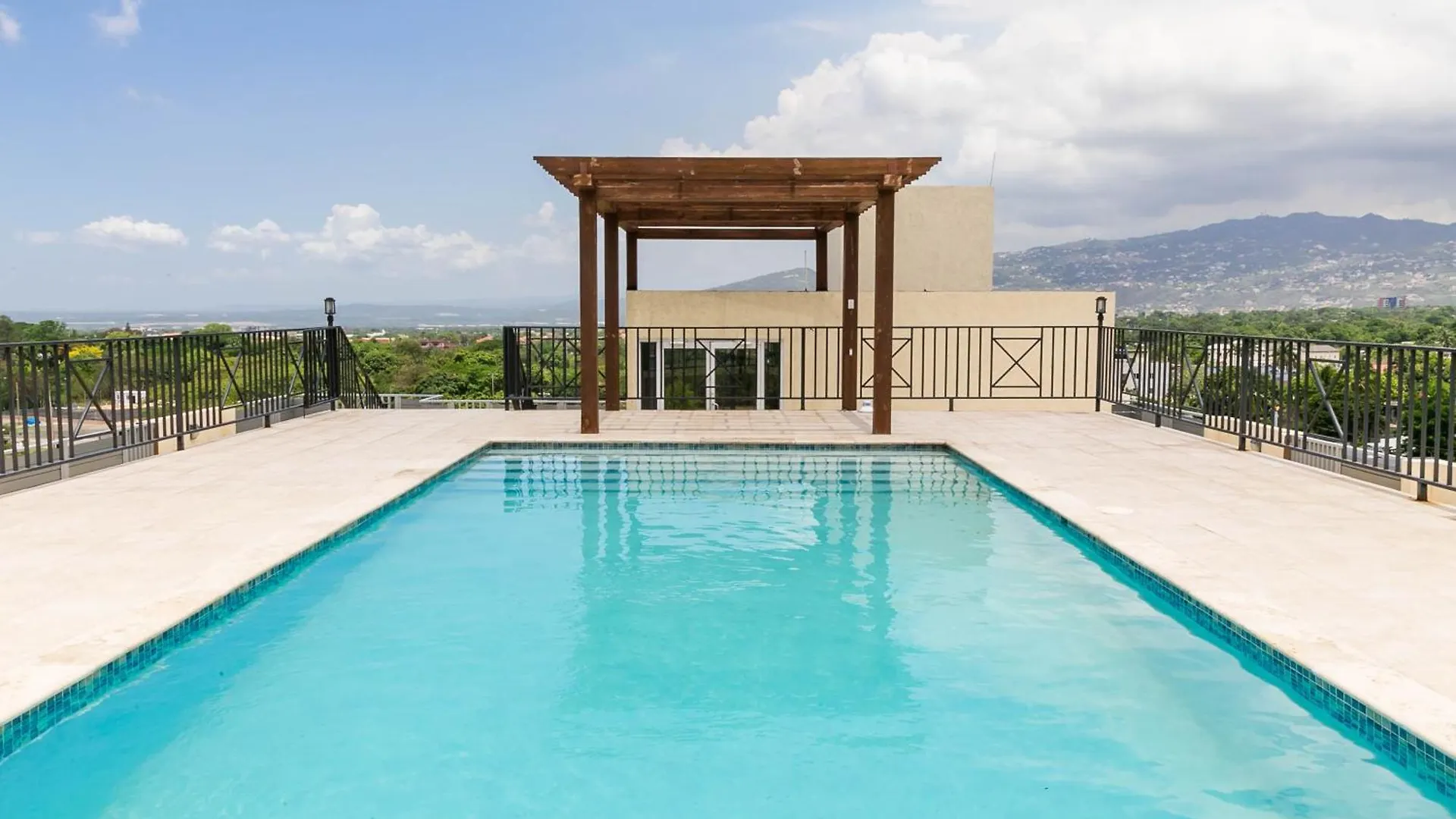 Choose To Be Happy At Twenty 2A With Pool Apartment Kingston