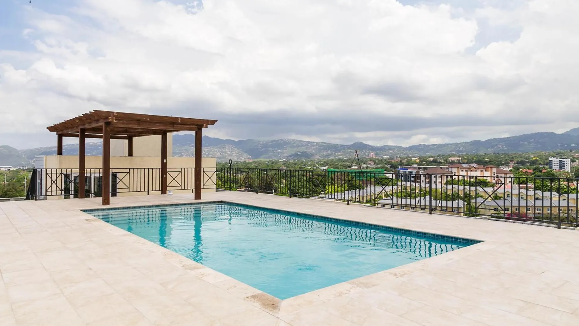 Choose To Be Happy At Twenty 2A With Pool Apartment Kingston