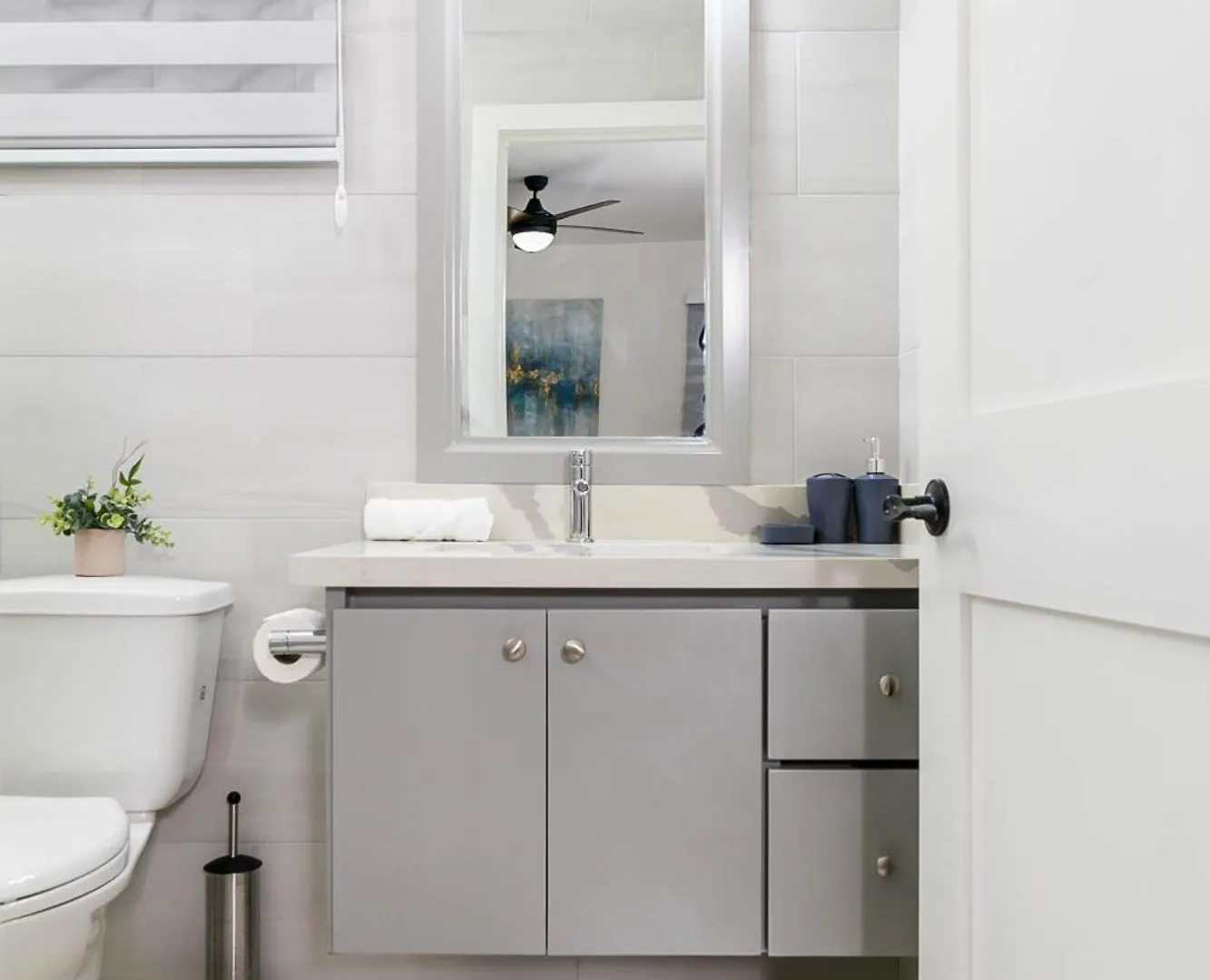 Choose To Be Happy At Twenty 2A With Pool Apartment Kingston