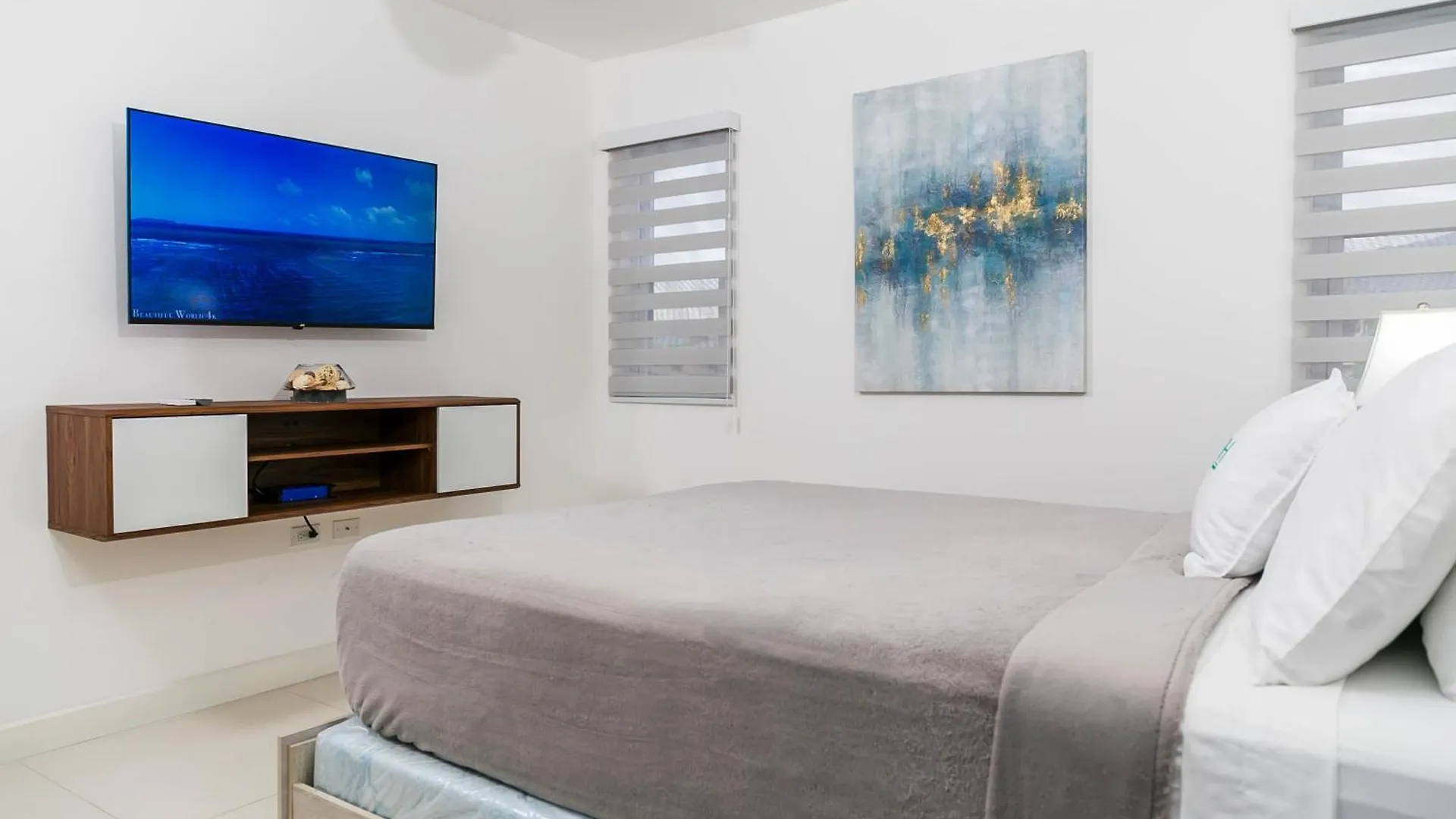 Choose To Be Happy At Twenty 2A With Pool Apartment Kingston 0*,  Jamaica